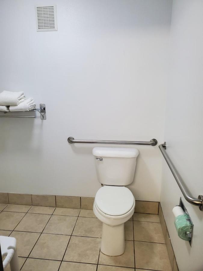 | Omak Inn