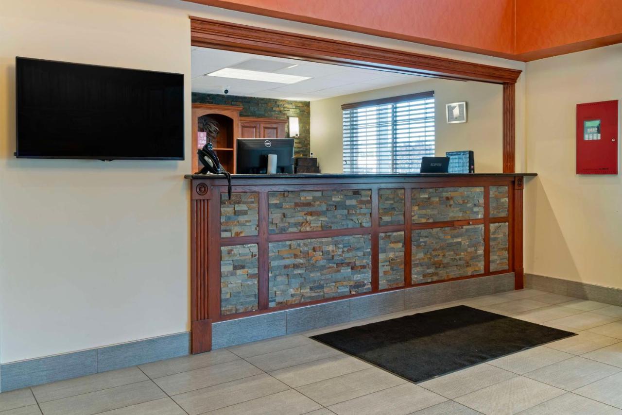 | Best Western Executive Inn & Suites