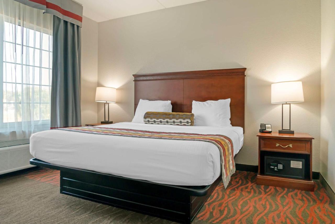 King Suite with Sofa Bed - Non-Smoking at The Grand Select