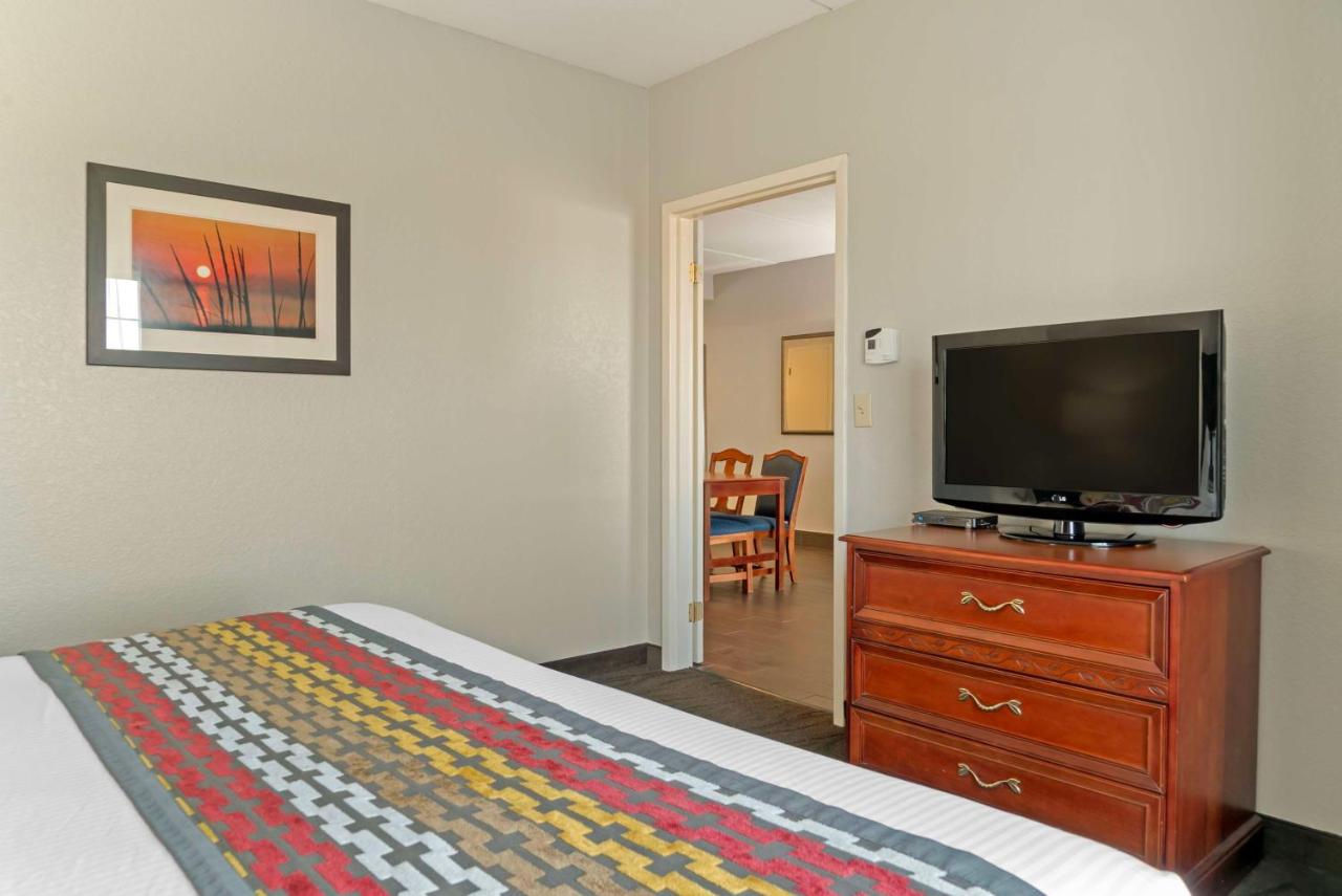 | Best Western Executive Inn & Suites