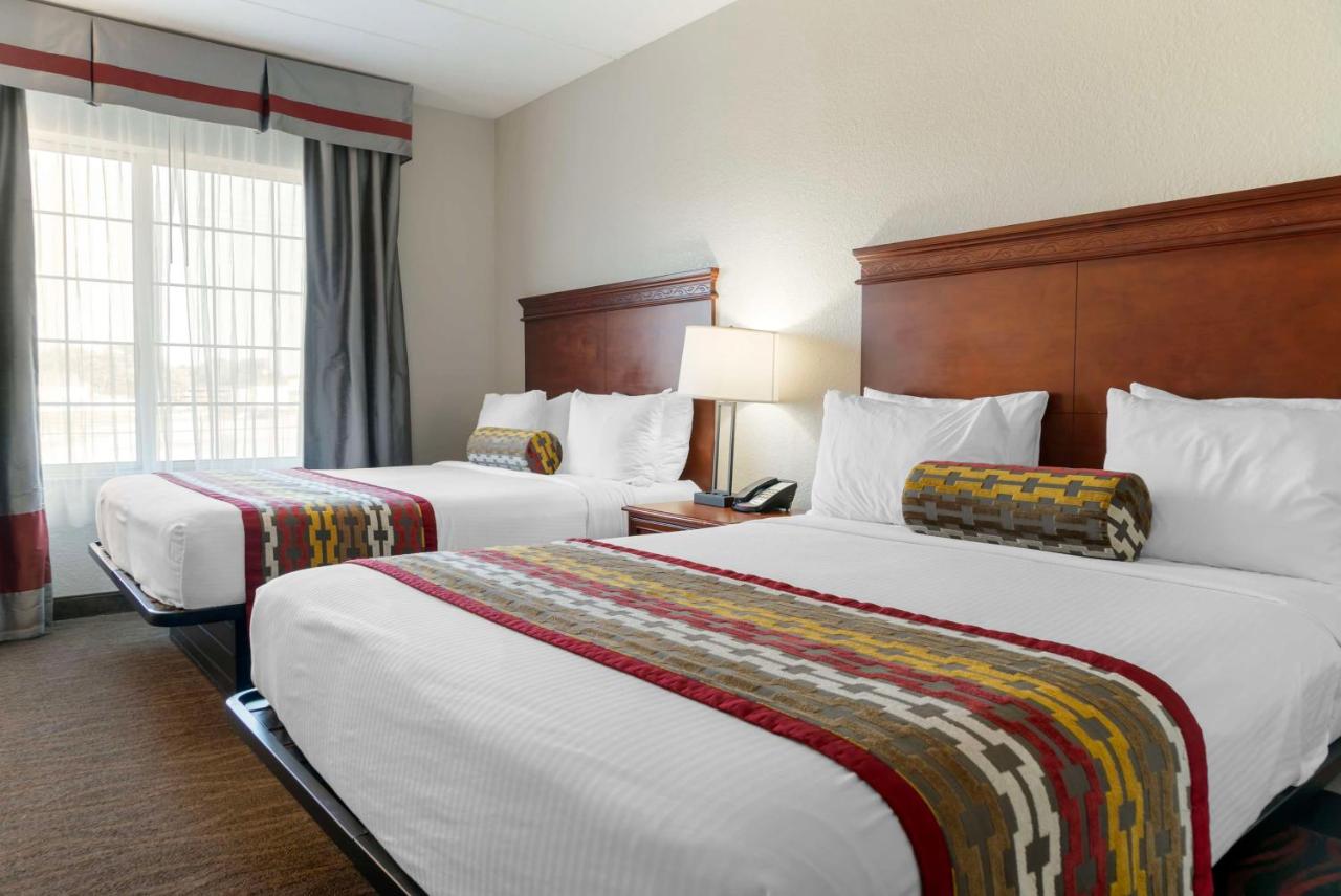 Queen Suite with two Queen Beds and One Sofa Bed - Non-Smoking at The Grand Select