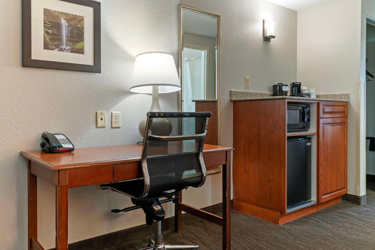 | Best Western Executive Inn & Suites