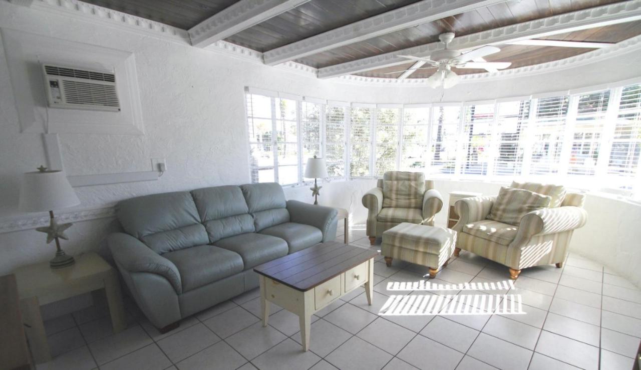 | Island Breeze Inn - Venice