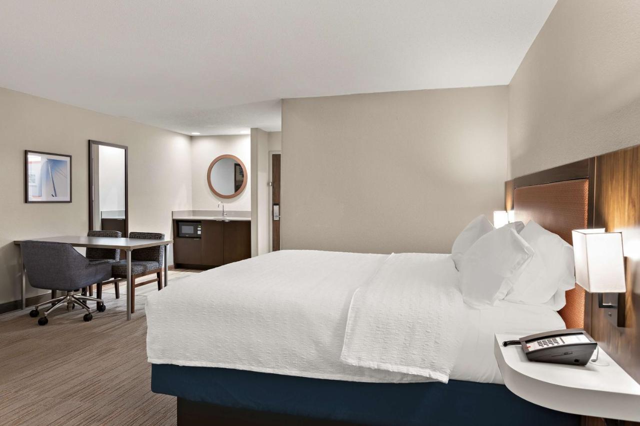 King Studio - Non-Smoking at Hampton Inn & Suites by Hilton Petoskey