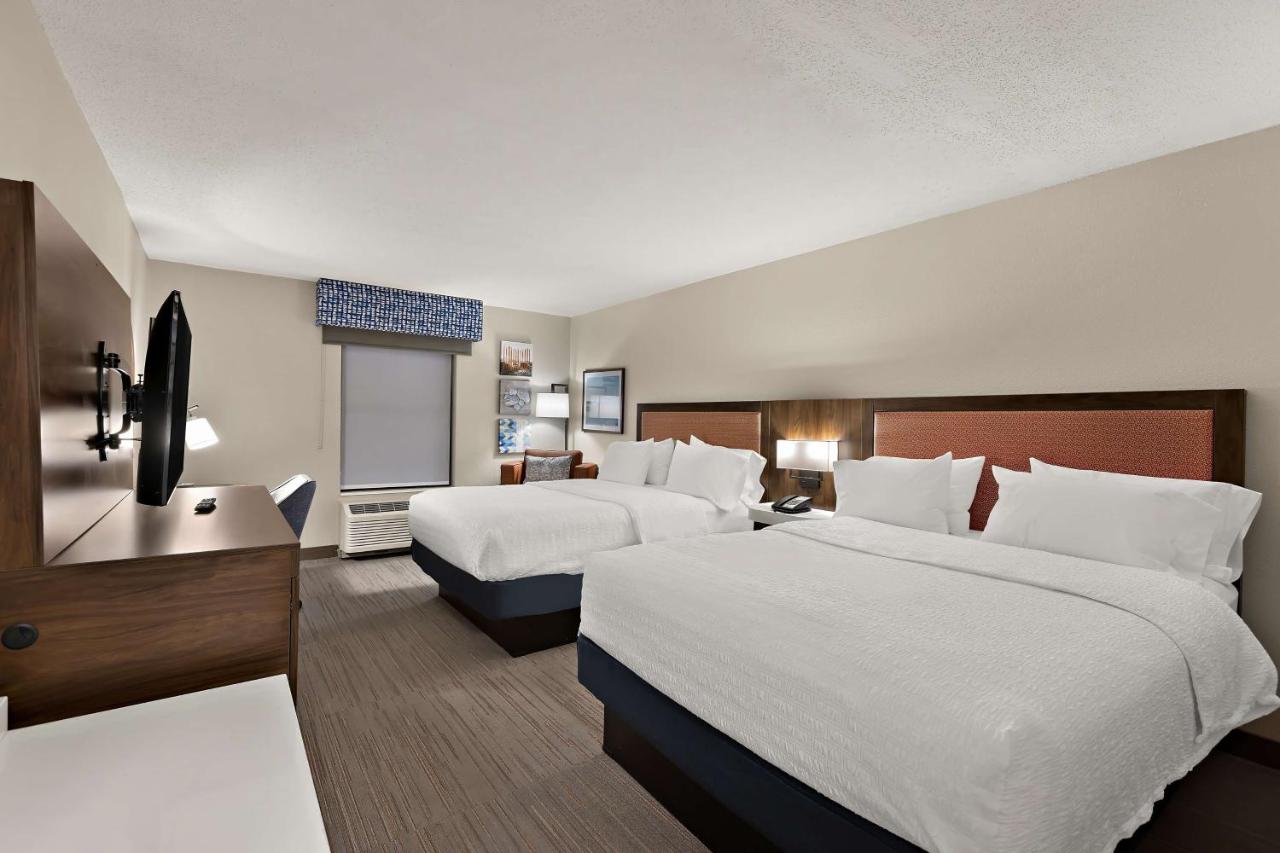Queen Room with Two Queen Beds - Non-Smoking at Hampton Inn & Suites by Hilton Petoskey