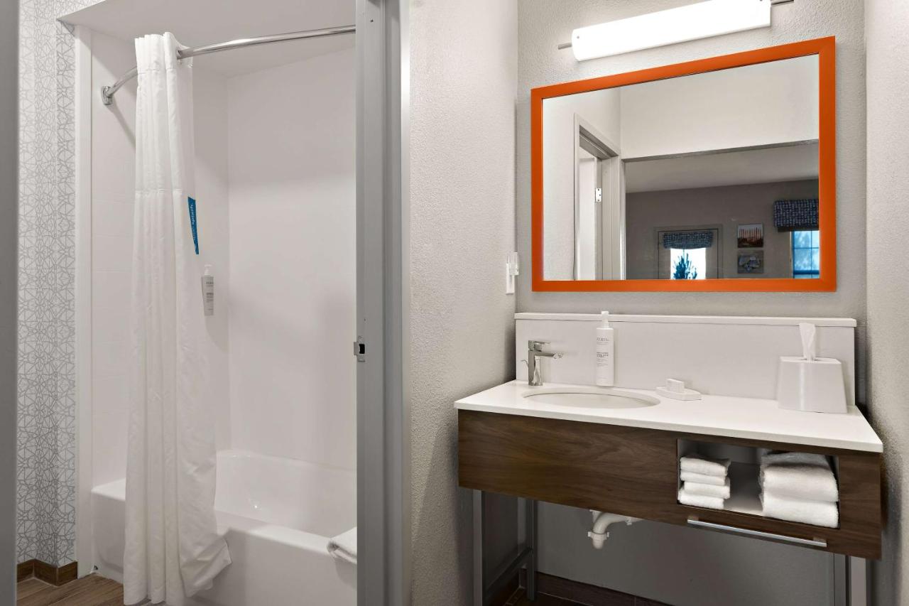 Queen Studio with Two Queen Beds - Non-Smoking at Hampton Inn & Suites by Hilton Petoskey