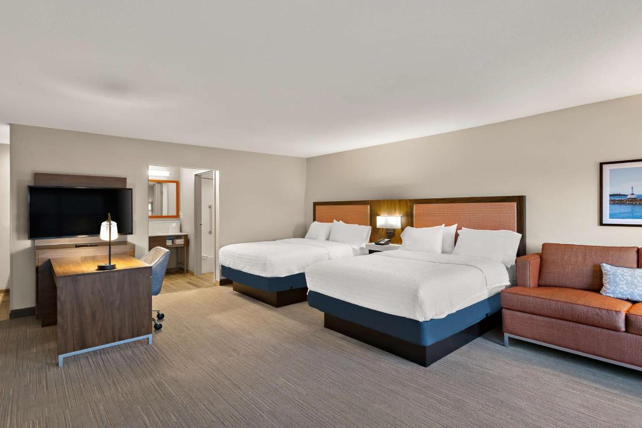 Queen Suite with Two Queen Beds - Non-Smoking at Hampton Inn & Suites by Hilton Petoskey