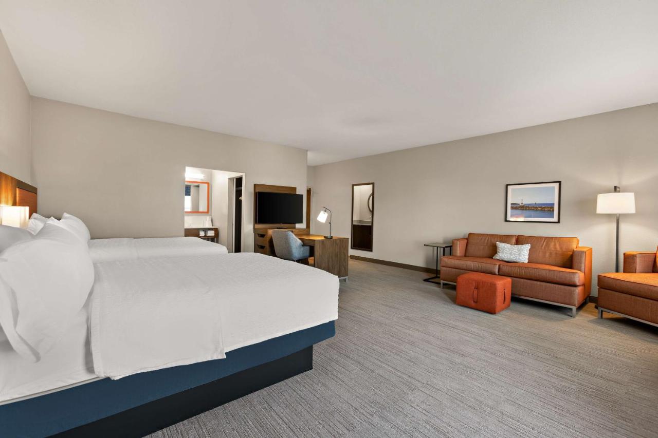 Queen Studio with Two Queen Beds - Non-Smoking at Hampton Inn & Suites by Hilton Petoskey