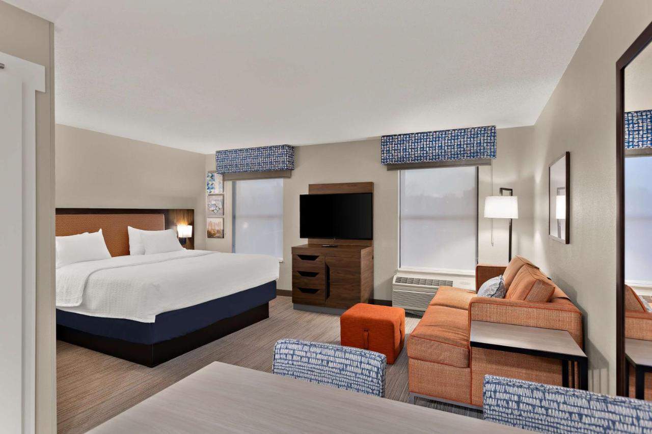 King Studio with Sofa Bed - Non-Smoking at Hampton Inn & Suites by Hilton Petoskey