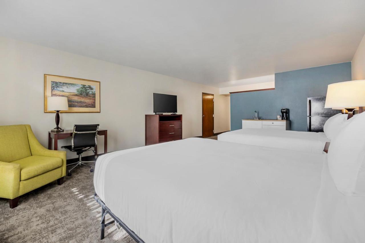  | Seaport Inn and Suites