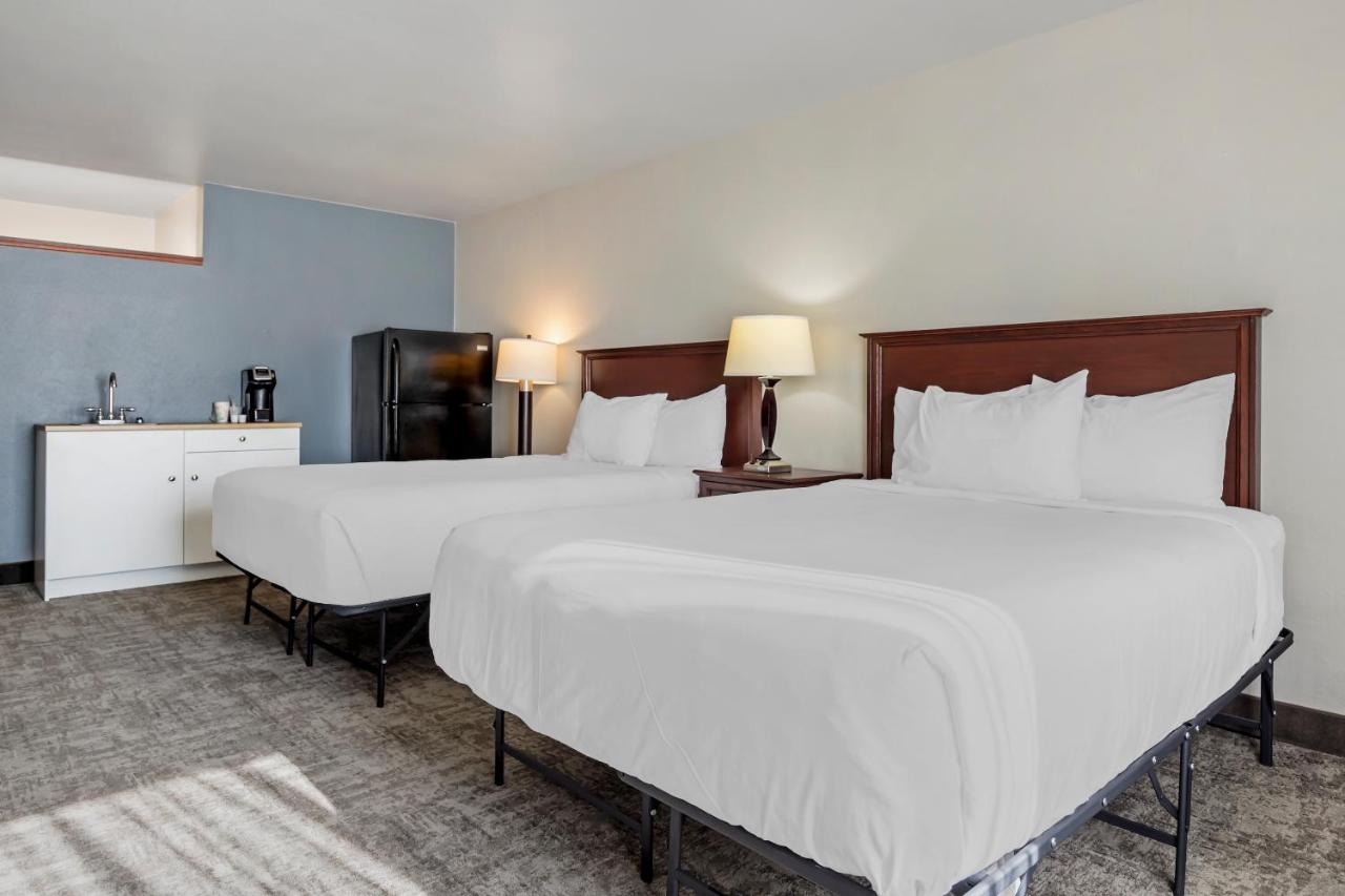 Standard Queen Room at Seaport Inn and Suites