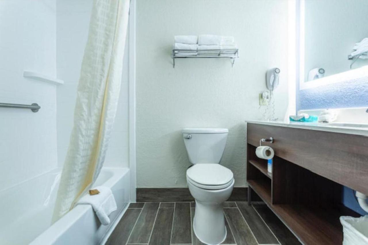 One-Bedroom Suite at Lancaster Inn and Suites