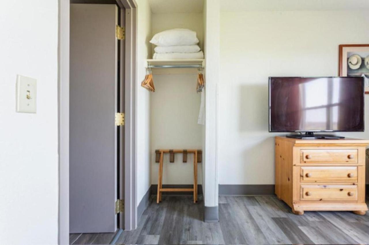 One-Bedroom Suite at Lancaster Inn and Suites