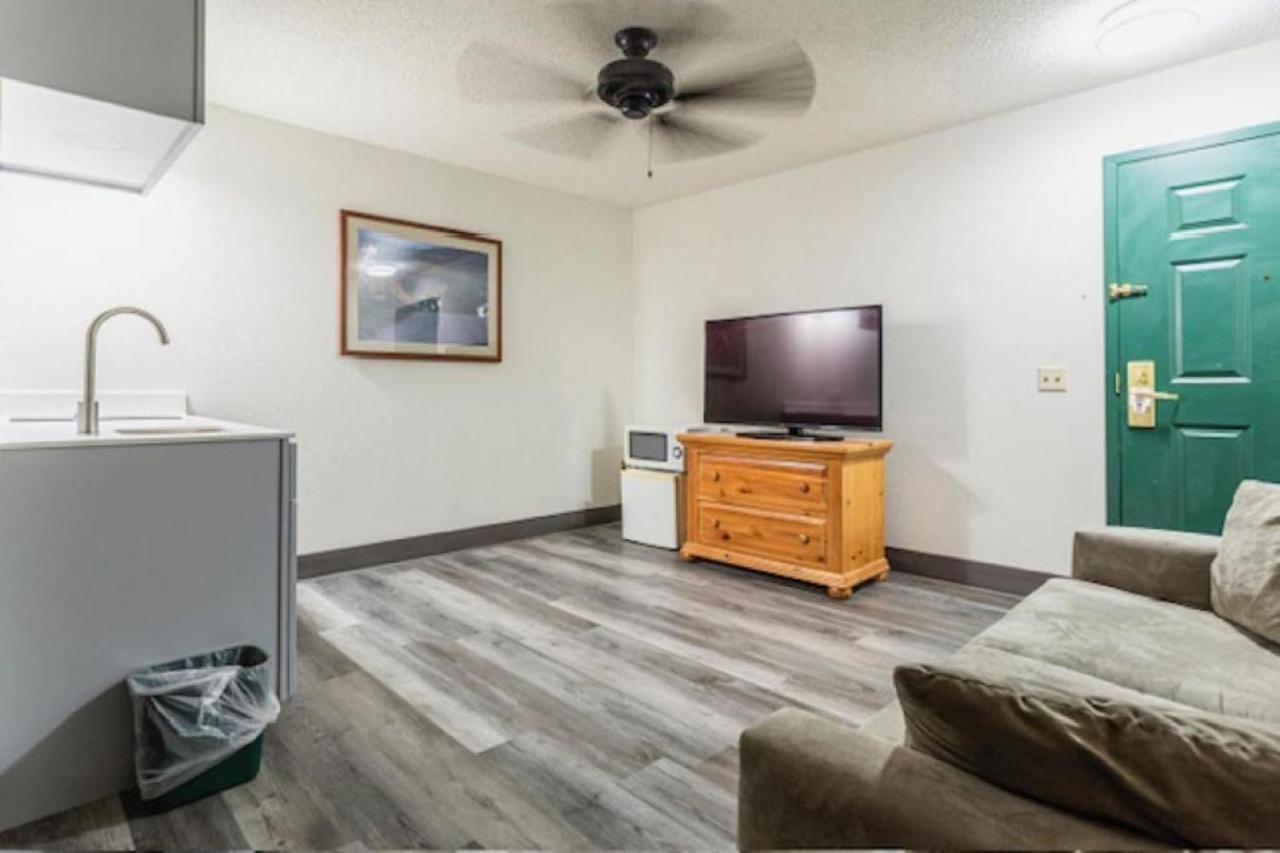 One-Bedroom Suite at Lancaster Inn and Suites