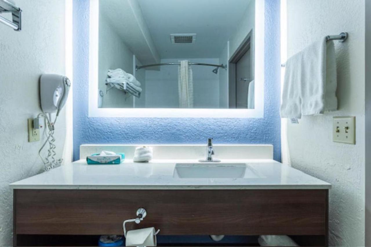 One-Bedroom Suite at Lancaster Inn and Suites