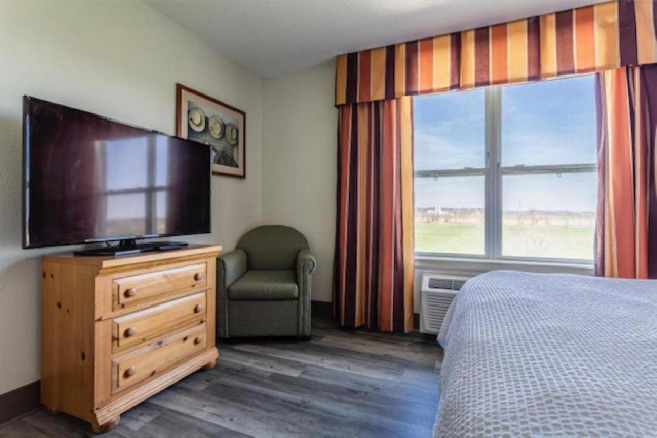 One-Bedroom Suite at Lancaster Inn and Suites