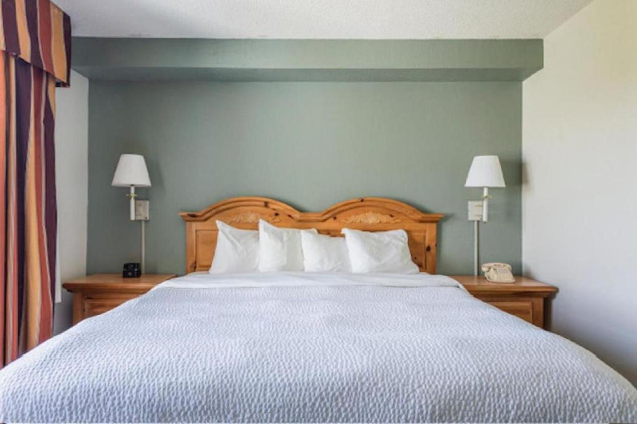 One-Bedroom Suite at Lancaster Inn and Suites