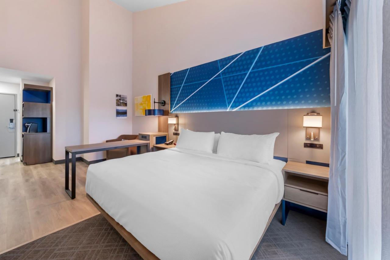 Standard Room, 1 King Bed, Non Smoking at Comfort Inn & Suites Irvine Spectrum