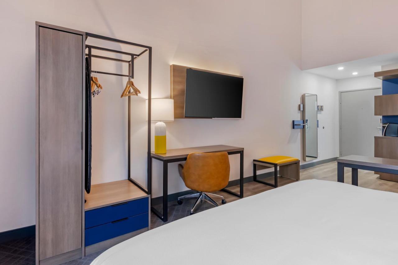Standard Room, 1 King Bed, Non Smoking at Comfort Inn & Suites Irvine Spectrum