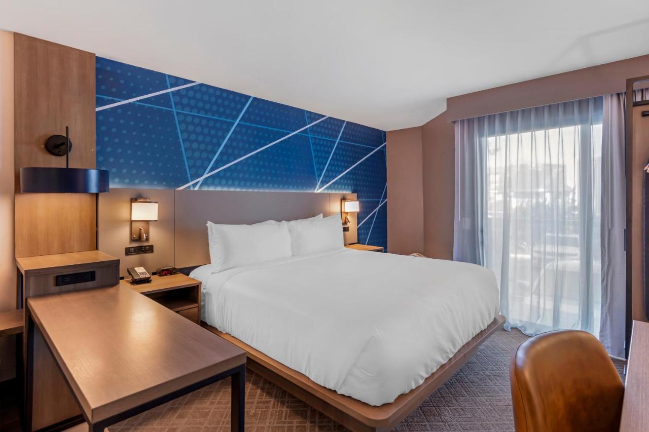 Standard Room, 1 King Bed, Accessible Roll-In Shower, Non Smoking at Comfort Inn & Suites Irvine Spectrum