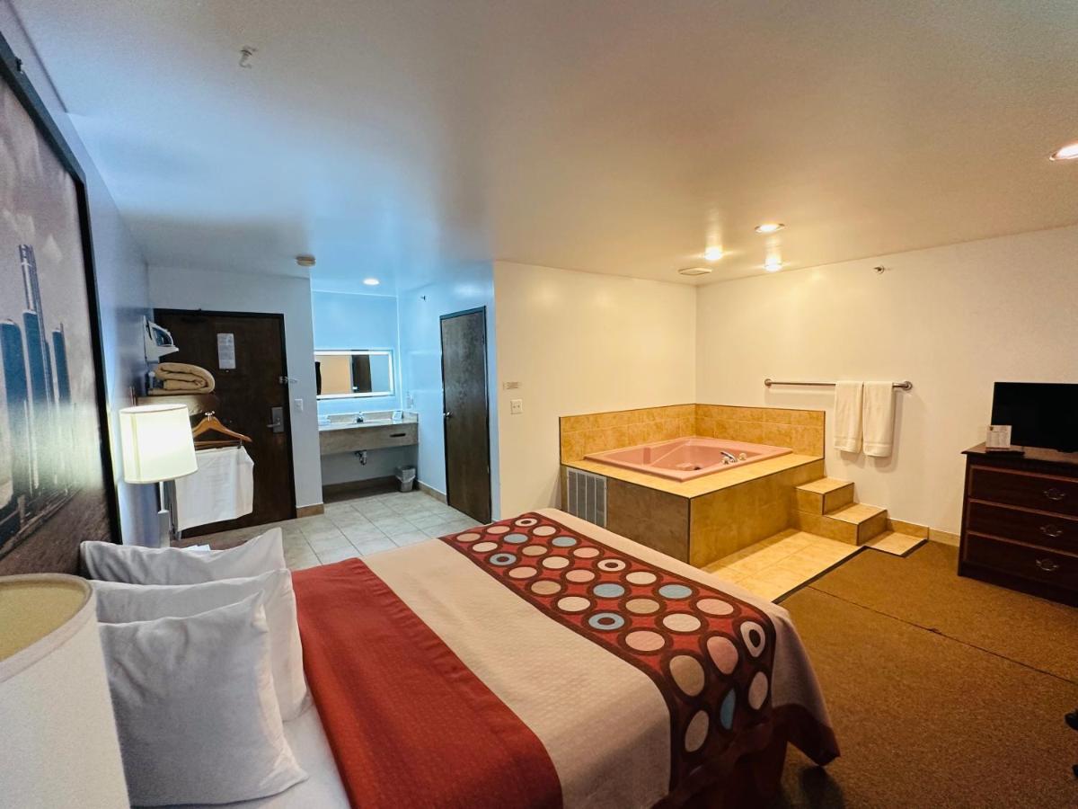 Deluxe Queen Studio Suite - Non-Smoking at Super 8 by Wyndham Imlay City