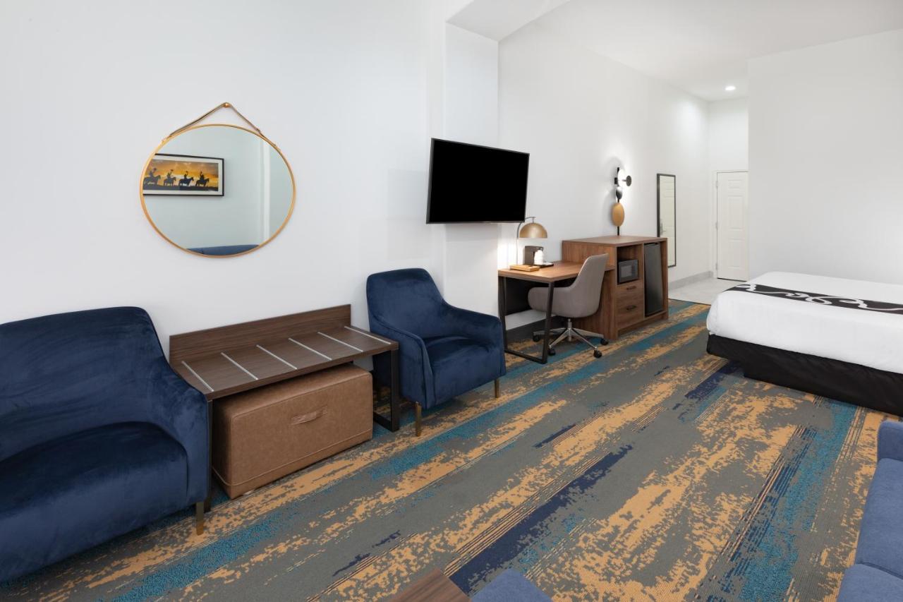 Executive King Room at La Quinta Inn & Suites by Wyndham Pharr RGV Medical Center