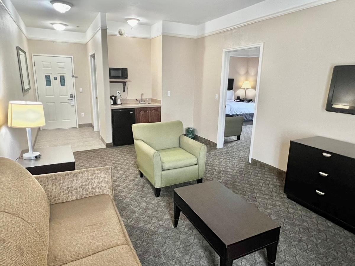 Family Suite at La Quinta Inn & Suites by Wyndham Pharr RGV Medical Center