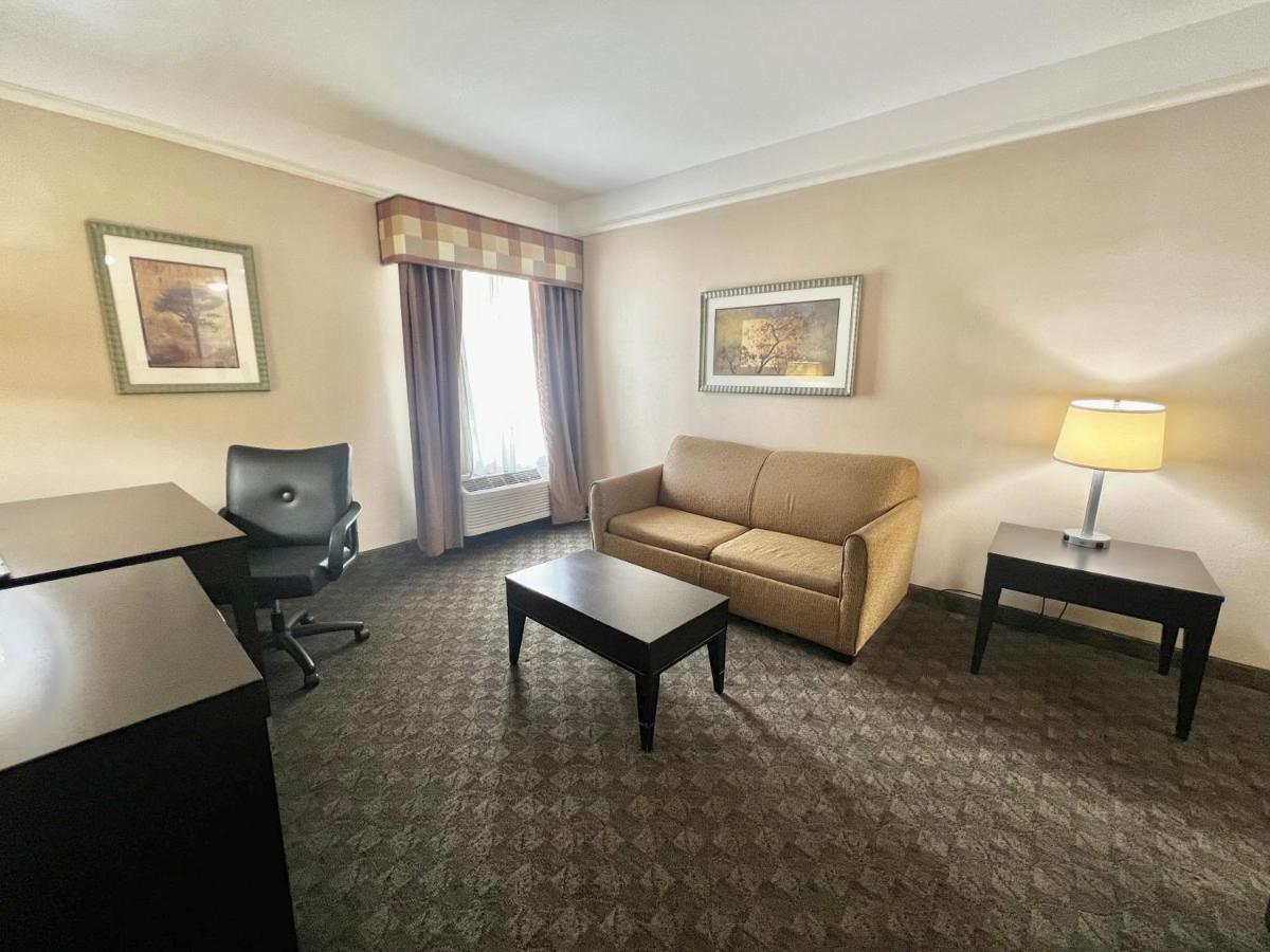 Family Suite at La Quinta Inn & Suites by Wyndham Pharr RGV Medical Center