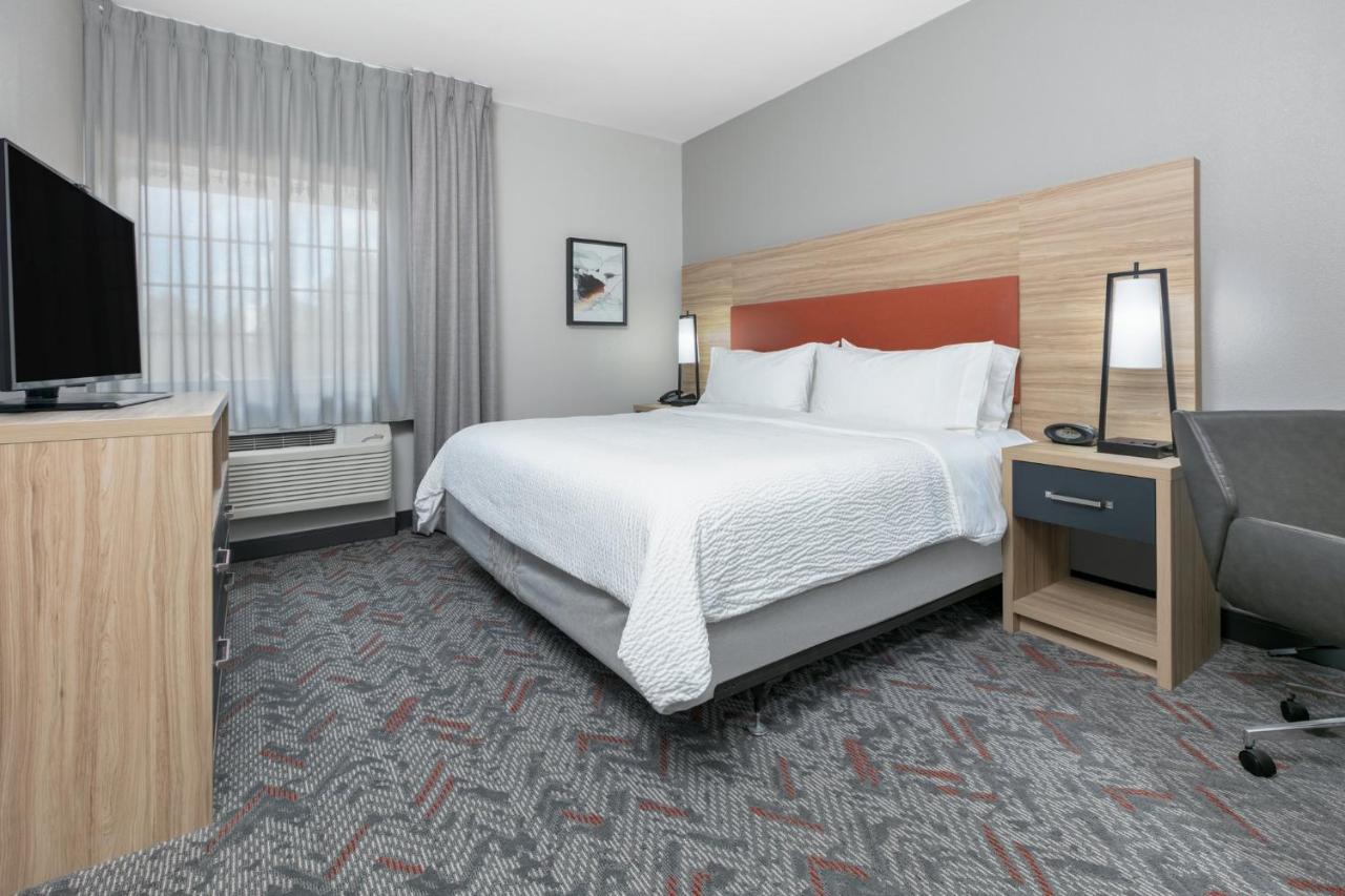 | Candlewood Suites Lake Jackson Clute, an IHG Hotel