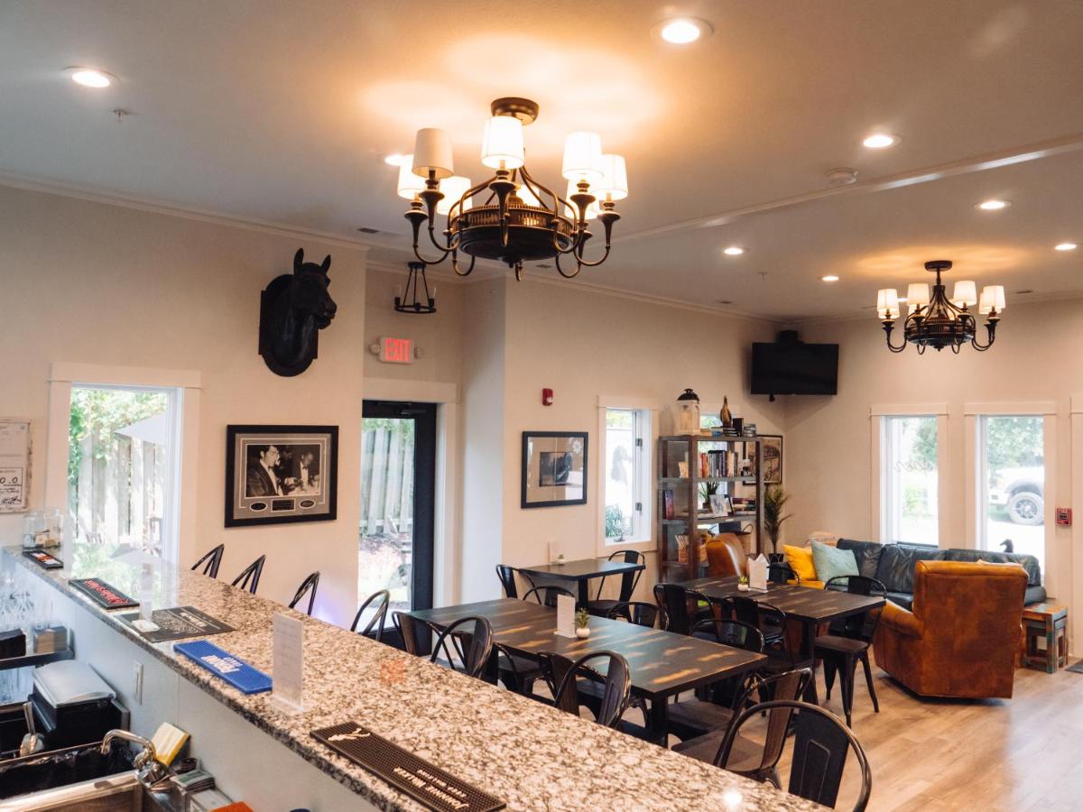 | Wild Horse Inn