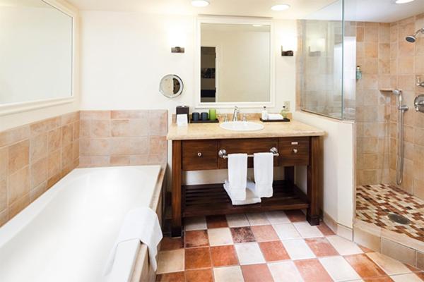 Premier Double Queen Room at The Quail