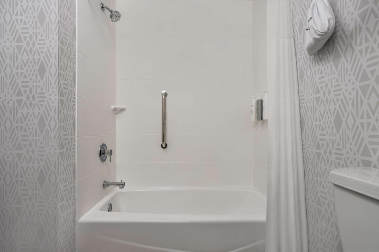 Queen Room with Two Queen Beds - Non-Smoking at Hampton Inn & Suites Muncie