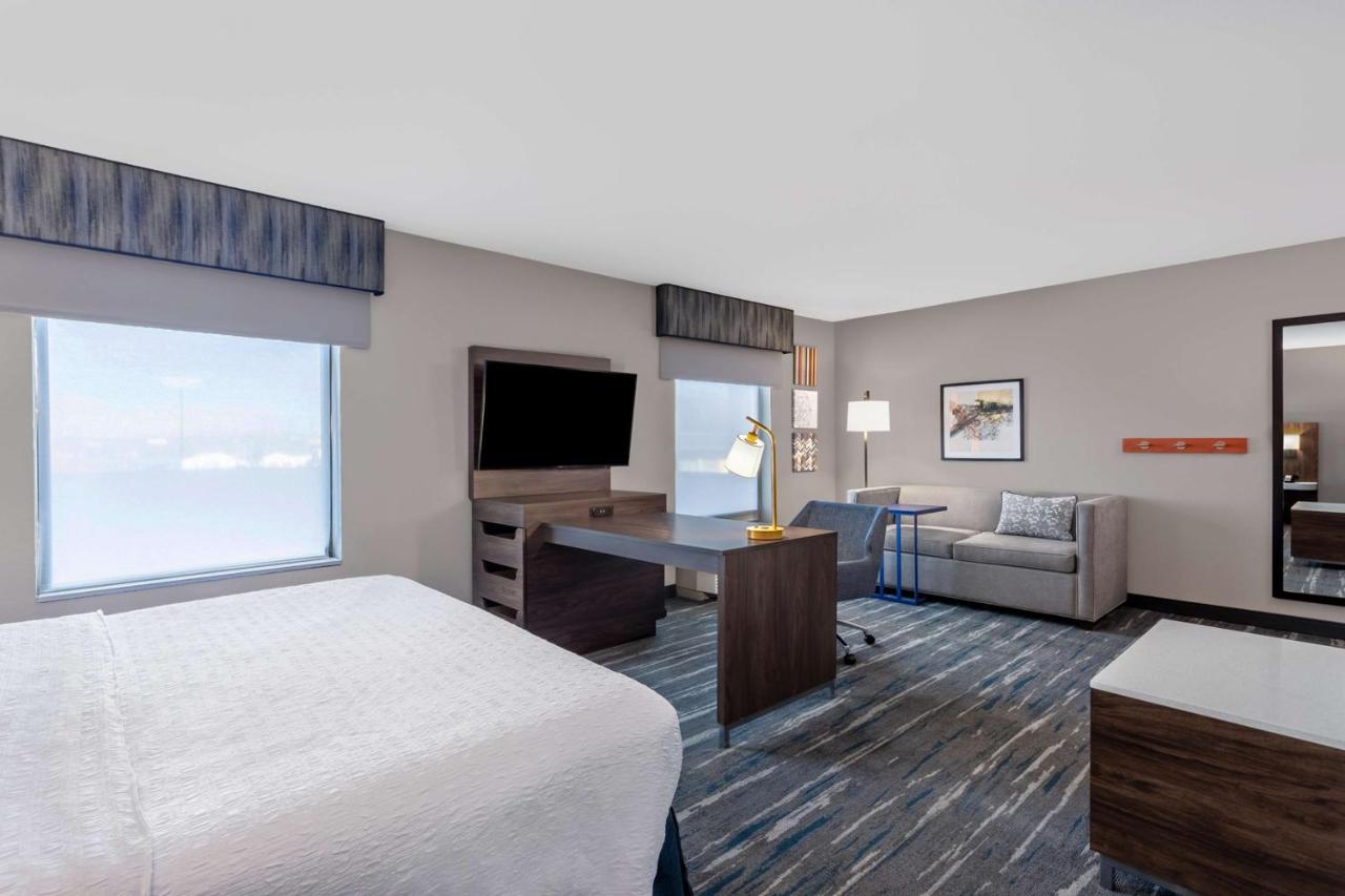 King Studio with Sofa Bed at Hampton Inn & Suites Richmond, IN