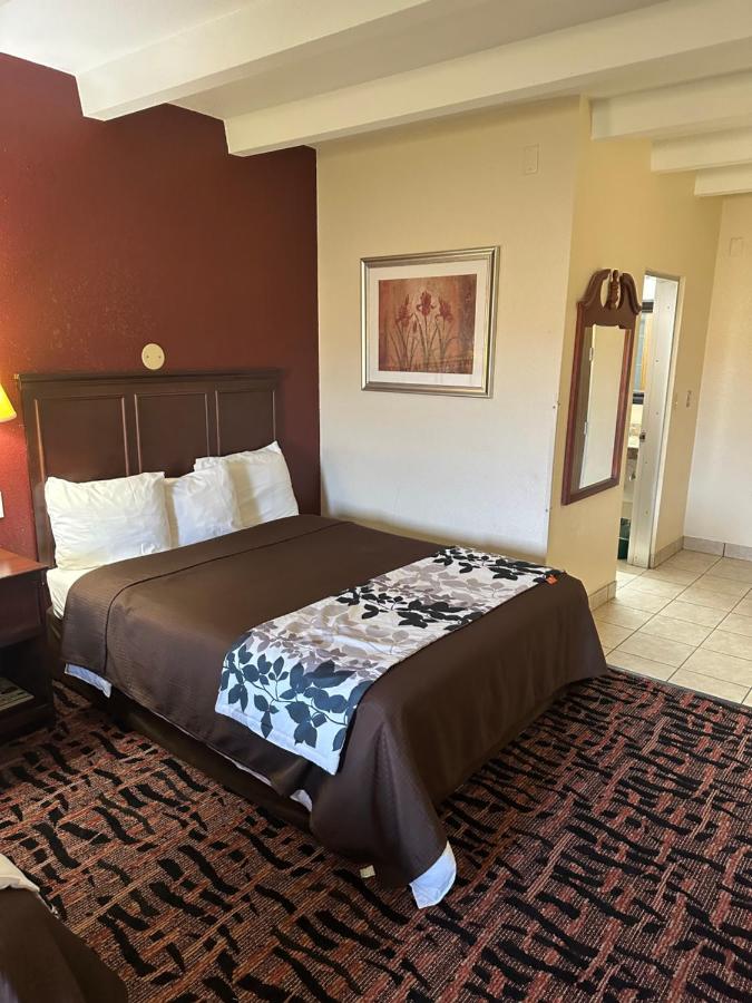 Queen Room with Two Queen Beds - Non-Smoking at Executive inn
