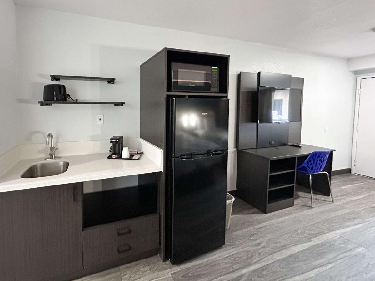  | Bakersfield Inn & Suites