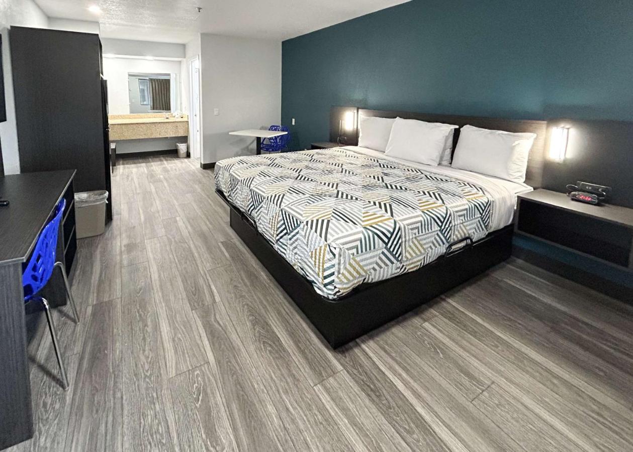  | Bakersfield Inn & Suites