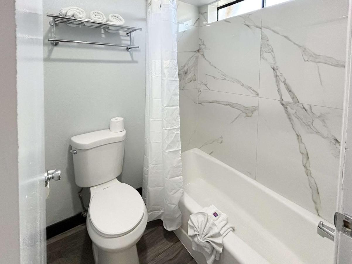  | Bakersfield Inn & Suites