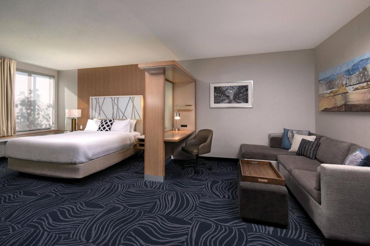 Corner King Suite at Springhill Suites by Marriott Paso Robles Atascadero