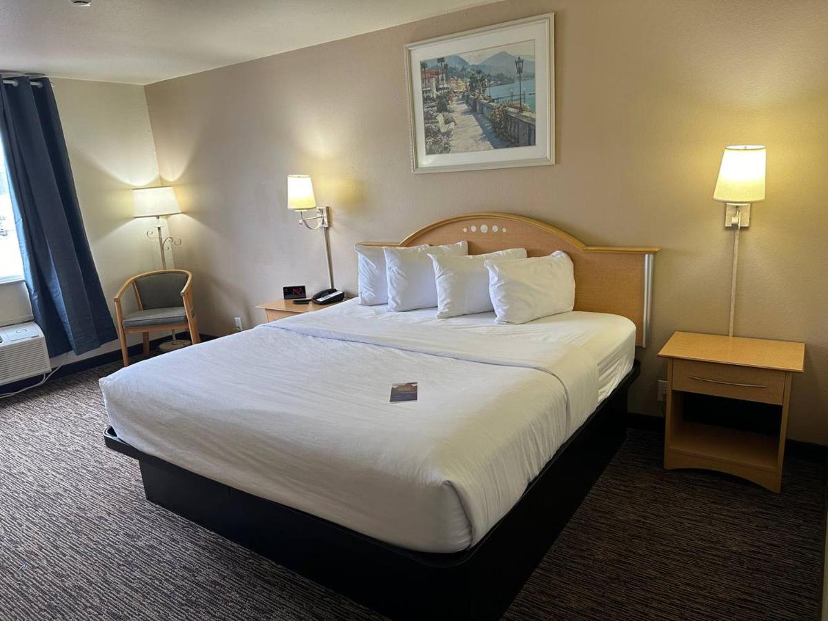 King Studio Suite - Non-Smoking at Baymont by Wyndham Lawrenceburg