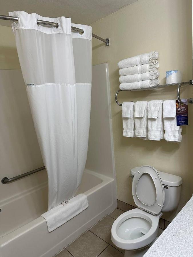Queen Room with Two Queen Beds - Non-Smoking at Baymont by Wyndham Lawrenceburg