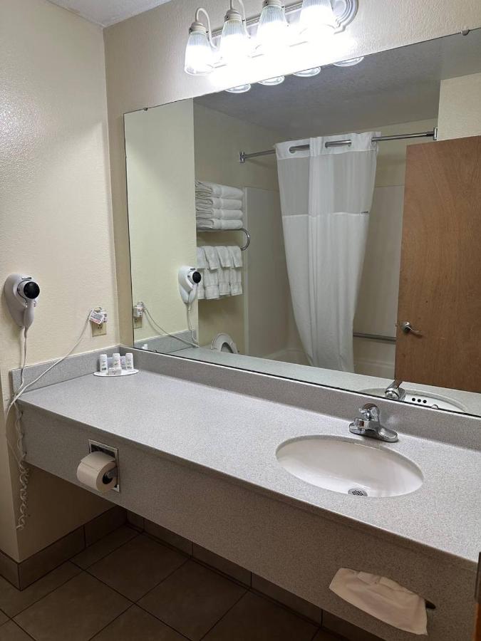 Queen Room with Two Queen Beds and Roll-In Shower - Mobility Accessible/Non-Smoking at Baymont by Wyndham Lawrenceburg