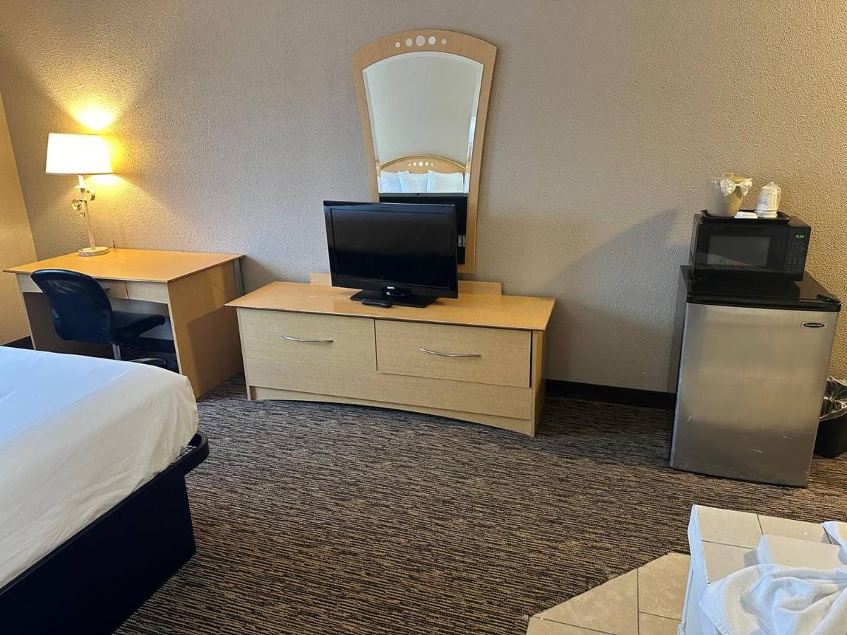 Deluxe King Studio Suite - Non-Smoking at Baymont by Wyndham Lawrenceburg