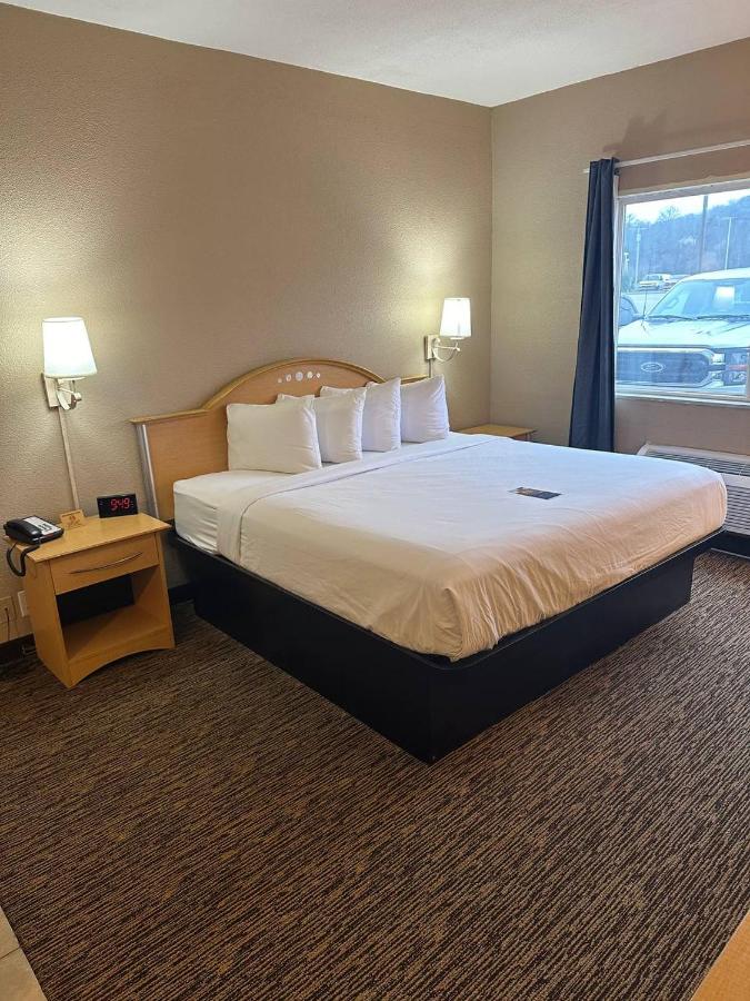 Deluxe King Studio Suite - Non-Smoking at Baymont by Wyndham Lawrenceburg