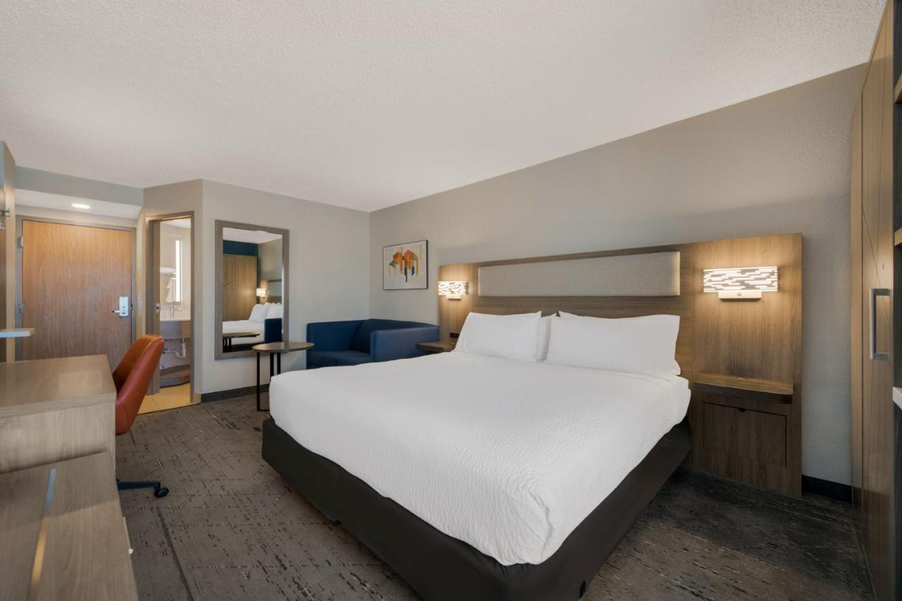  | Holiday Inn Express Hotels- Hampton, an IHG Hotel