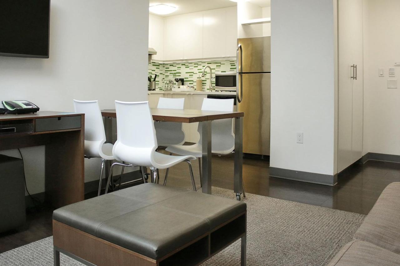 | Element Miami Doral