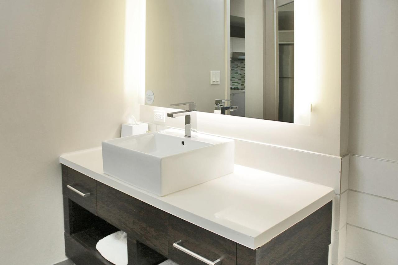 | Element Miami Doral