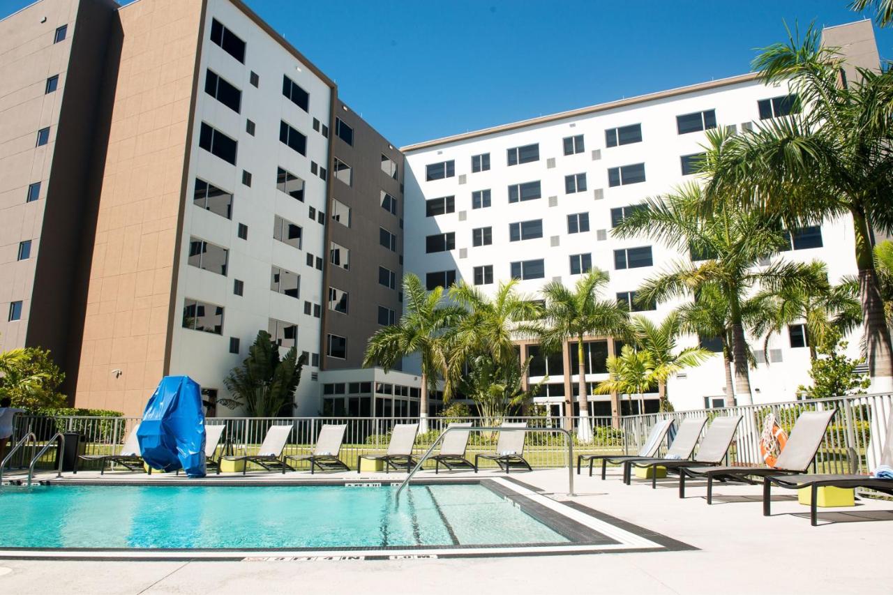 | Element Miami Doral
