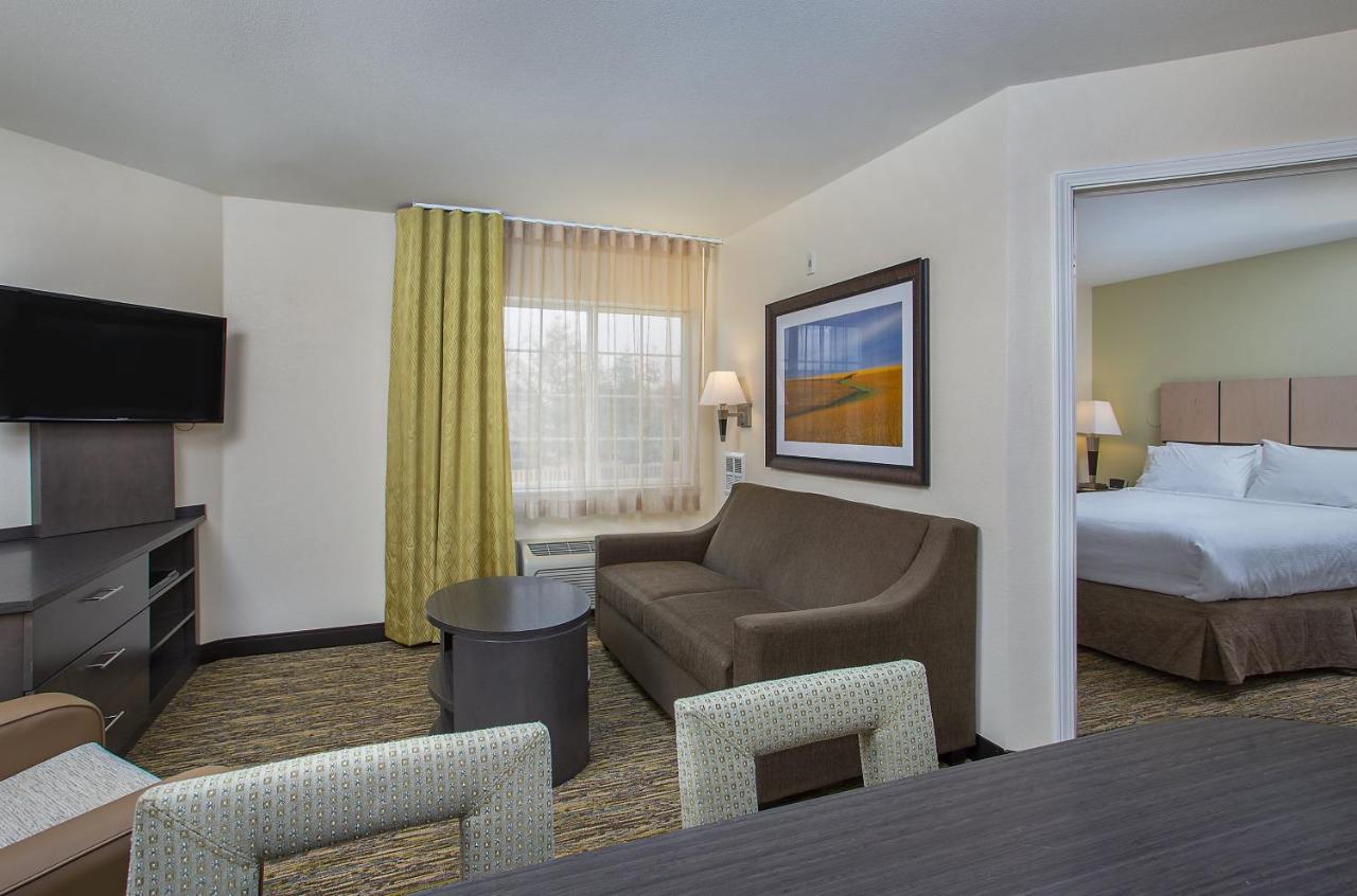 One-Bedroom Queen Suite - Non-Smoking at Candlewood Suites Bowling Green, an IHG Hotel