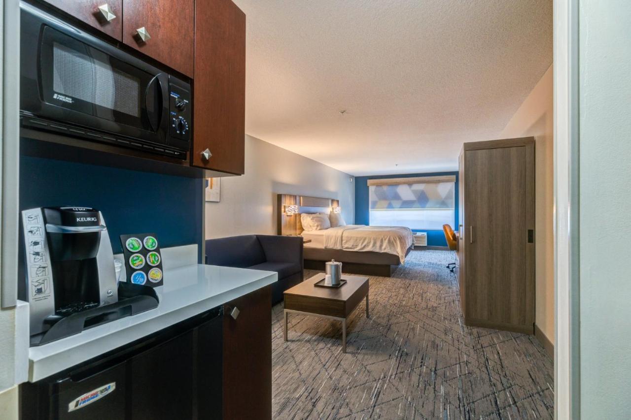 King Suite with Sofa Bed at Holiday Inn Express Salinas by IHG