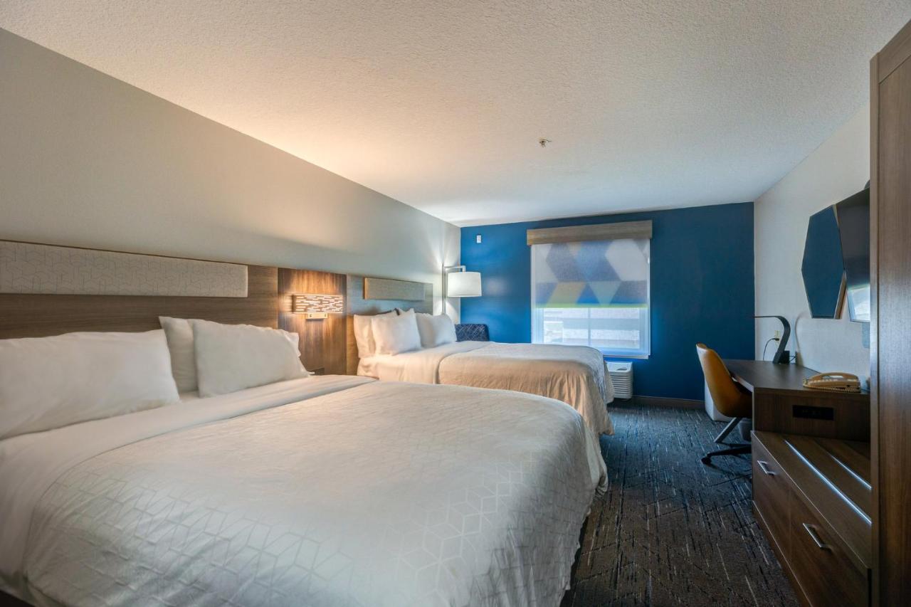 Suite - Mobility Access/Hearing Accessible at Holiday Inn Express Salinas by IHG